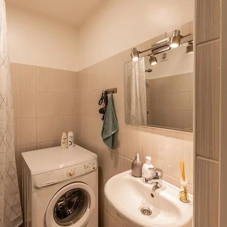 شقة Kreutzwaldi 17 *